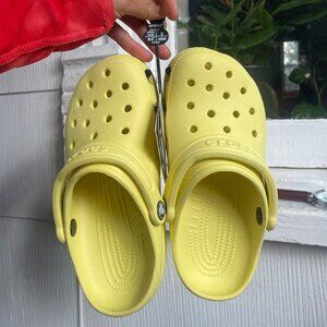 BRAND NEW Women Yellow Crocs Size 6